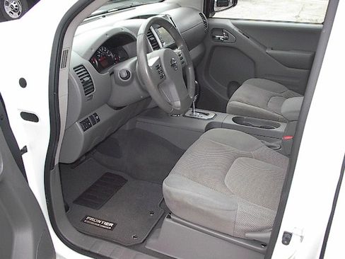 Used 2021 Nissan Frontier SV image 15