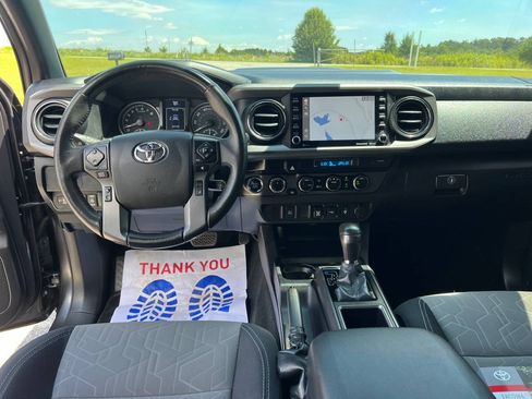 Used 2023 Toyota Tacoma TRD Sport image 19