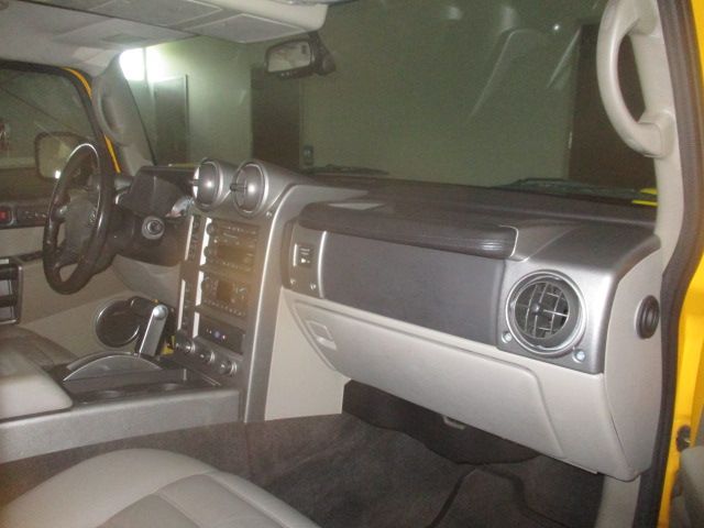 Used 2003 HUMMER H2 Sport Utility 4D AWD/4WD image 9
