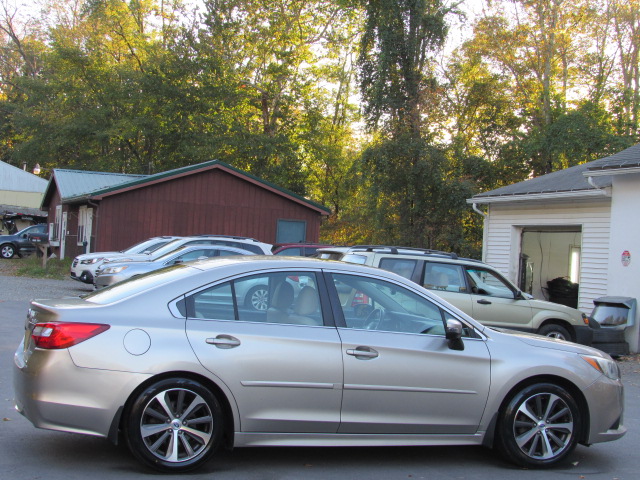 Used 2015 Subaru Legacy 2.5i Limited AWD/4WD image 10