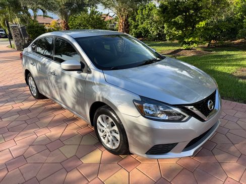 Used 2019 Nissan Sentra SV FWD image 3