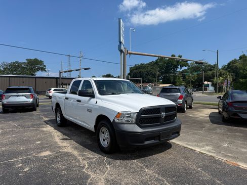 Used 2018 RAM 1500 2WD Crew Cab ST image 1