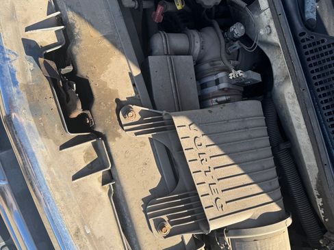 Used 2001 Chevrolet Express 3500 image 2