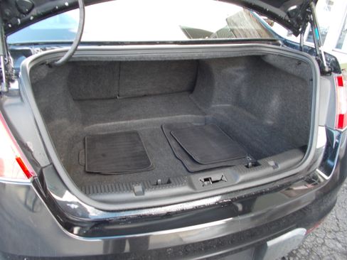 Used 2011 Ford Taurus Limited image 17