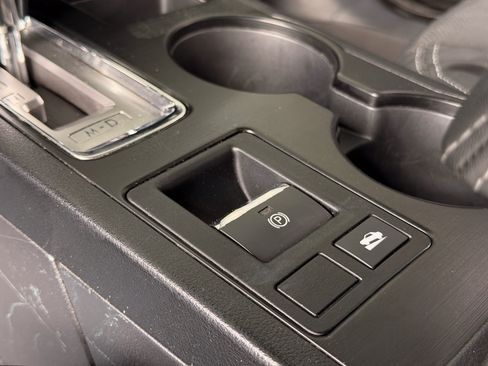 Used 2016 Subaru Legacy 3.6R Limited image 13