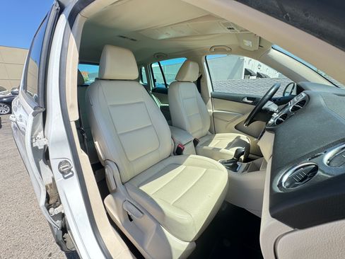 Used 2012 Volkswagen Tiguan FWD image 18