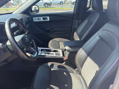 Used 2023 Ford Explorer 2WD ST-Line image 7