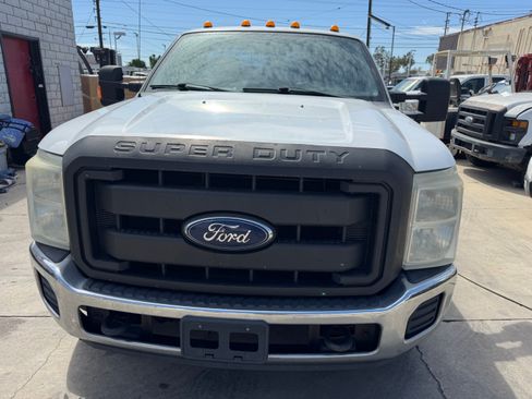 Used 2015 Ford F350 2WD Regular Cab DRW Super Duty image 2