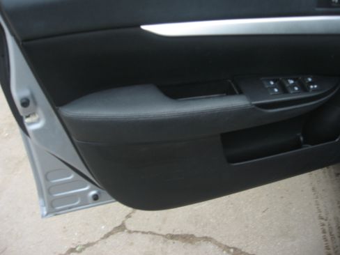 Used 2014 Subaru Outback 2.5i Premium AWD/4WD image 8