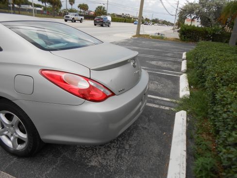 Used 2004 Toyota Solara SE image 4