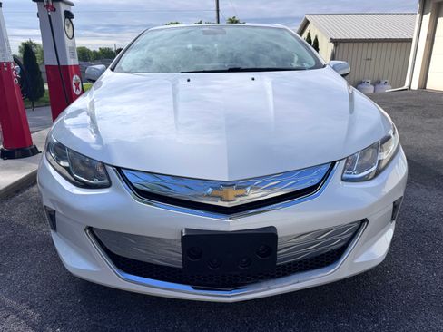 Used 2018 Chevrolet Volt LT FWD image 3