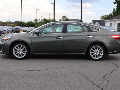 Used 2013 Toyota Avalon XLE Touring FWD image 5