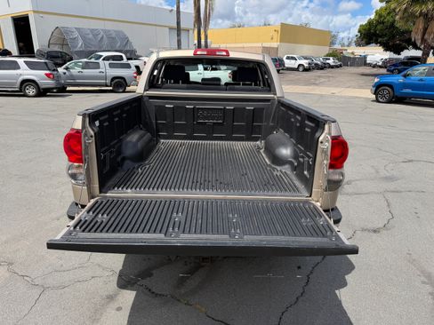 Used 2007 Toyota Tundra 4x4 CrewMax SR5 image 9