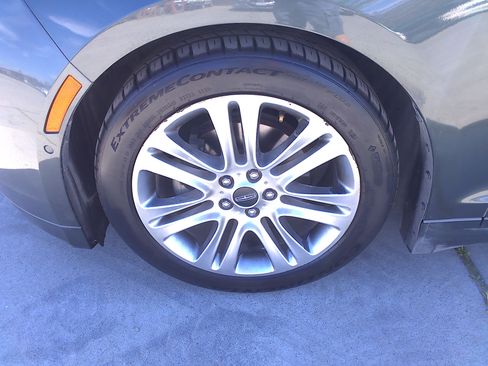 Used 2015 Lincoln MKZ image 38