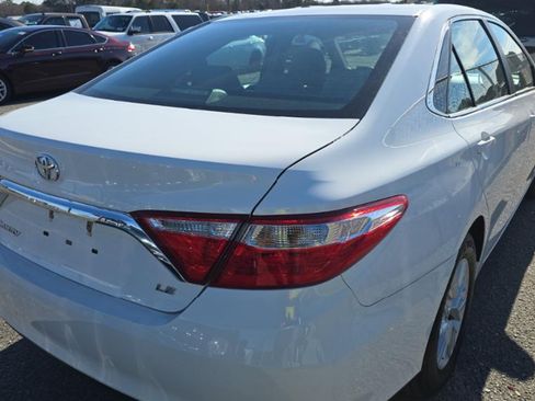 Used 2017 Toyota Camry LE image 3