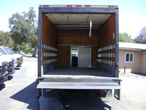 Used 2006 Ford E-350 and Econoline 350 Super Duty RWD image 14