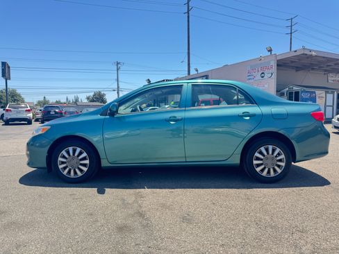 Used 2010 Toyota Corolla LE FWD image 4