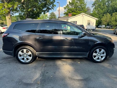 Used 2016 Chevrolet Traverse FWD LT w/ 1LT image 6
