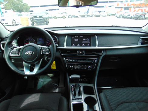 Used 2020 Kia Optima LX image 13