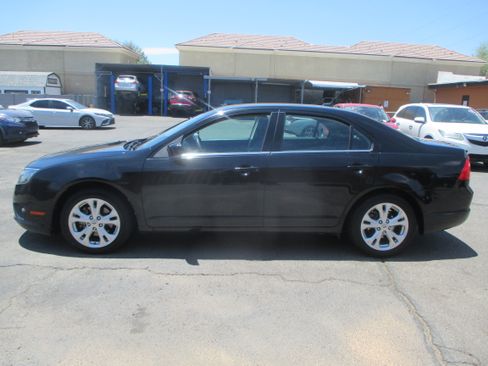 Used 2012 Ford Fusion SE V6 FWD image 2