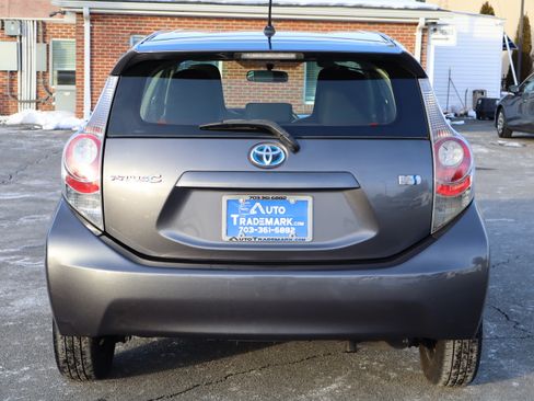 Used 2013 Toyota Prius C One image 7