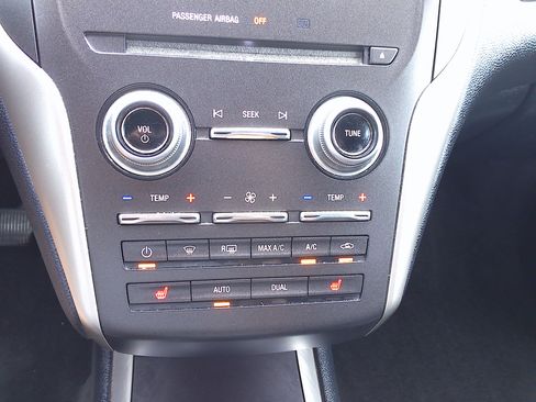 Used 2015 Lincoln MKC FWD image 19
