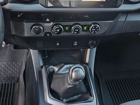 Used 2017 Toyota Tacoma image 11