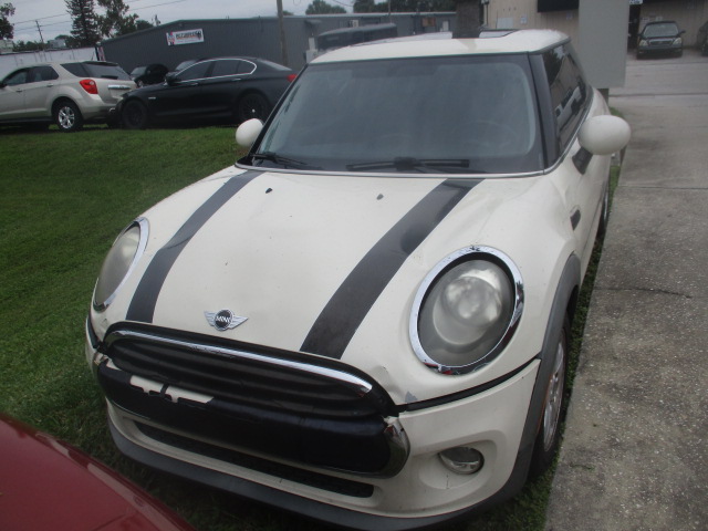 Used 2014 MINI Cooper 2-Door Hardtop FWD image 3