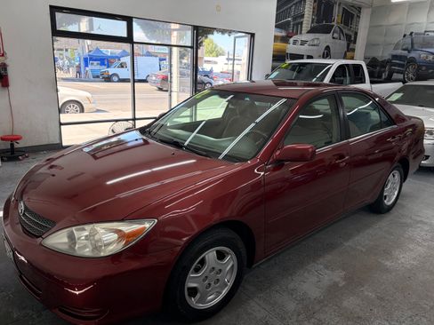 Used 2002 Toyota Camry V6 FWD image 9