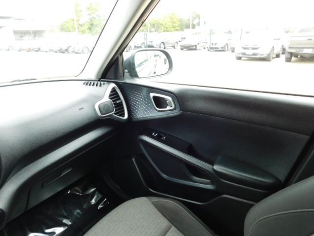 Used 2020 Kia Soul S FWD image 19