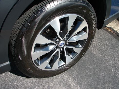 Used 2023 Subaru Outback Limited AWD/4WD image 17
