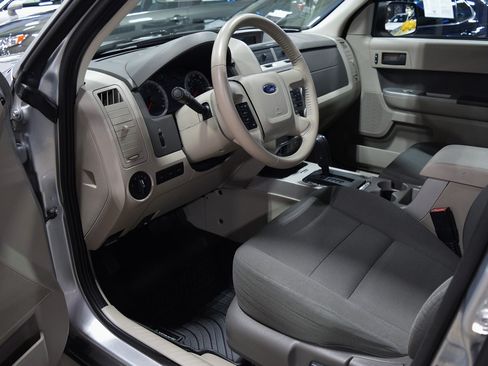 Used 2010 Ford Escape XLT image 15