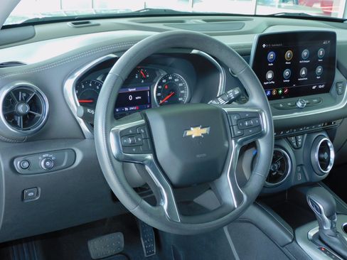 Used 2025 Chevrolet Blazer FWD LT w/ 2LT image 12