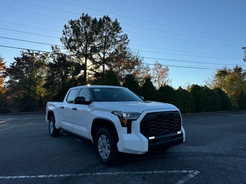 Used 2024 Toyota Tundra SR5 image 2