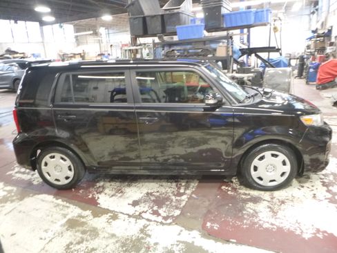 Used 2013 Scion xB image 5