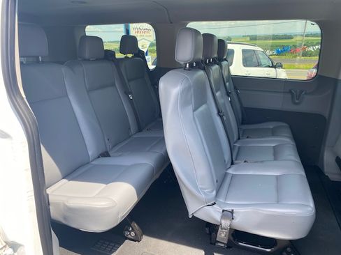 Used 2018 Ford Transit 150 130 Low Roof Wagon RWD image 17