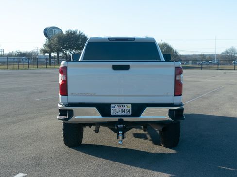 Used 2022 Chevrolet Silverado 2500 LT image 4
