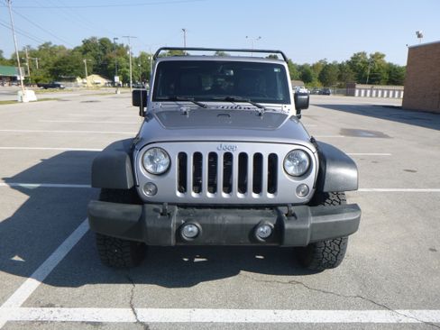Used 2015 Jeep Wrangler 4WD Unlimited Sport image 3