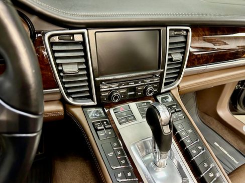 Used 2016 Porsche Panamera Exclusive Series image 17