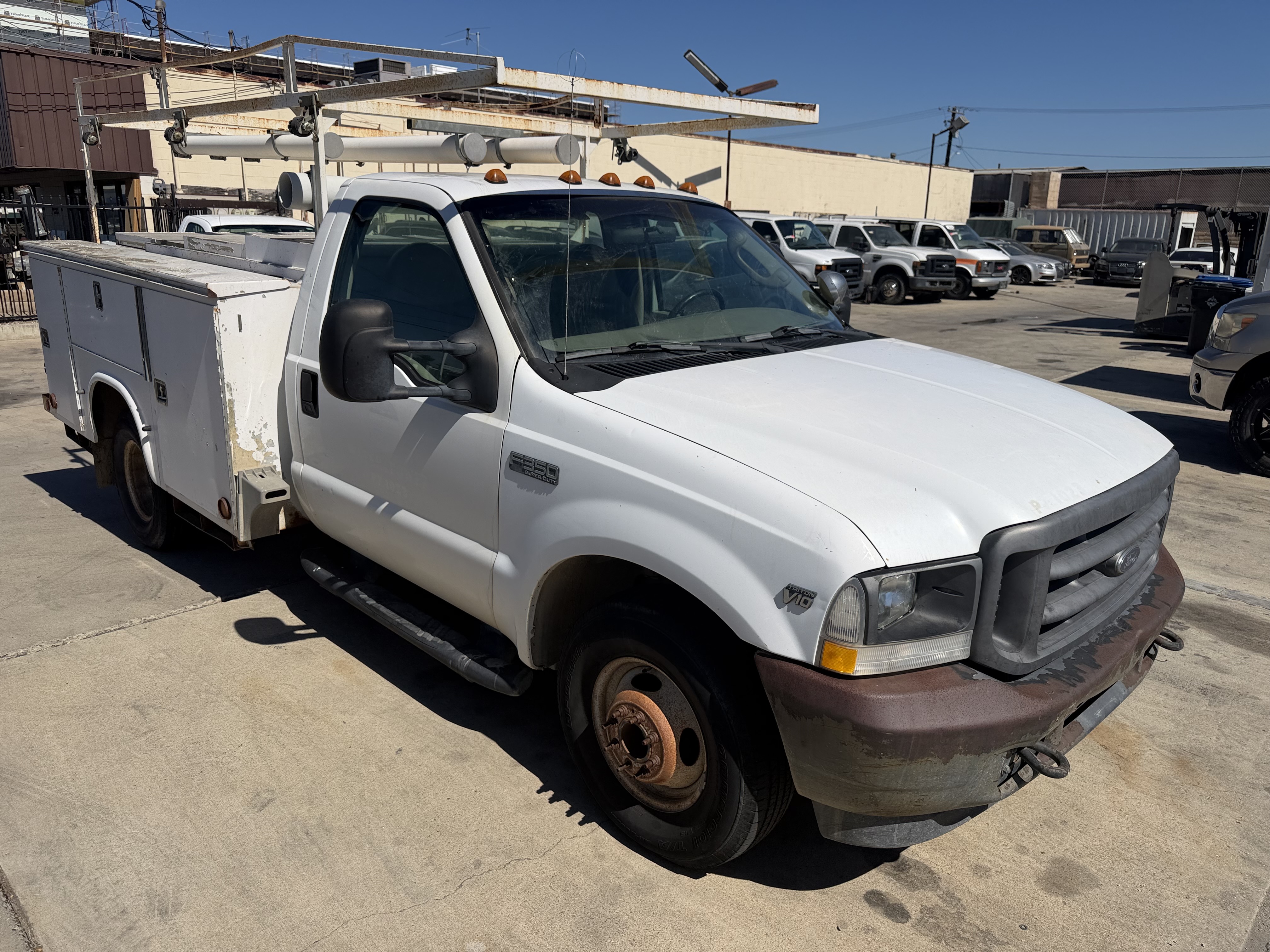Used 2004 Ford F350 2WD Regular Cab DRW Super Duty image 1