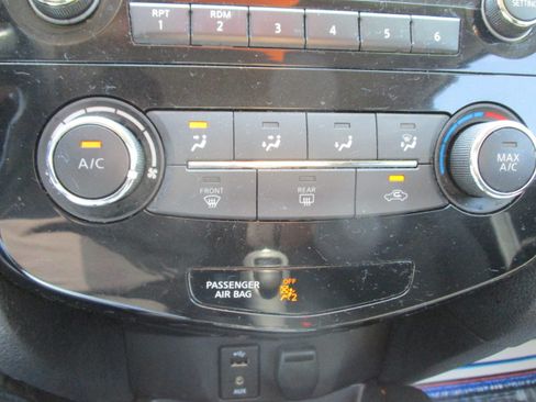 Used 2017 Nissan Rogue Sport S image 35