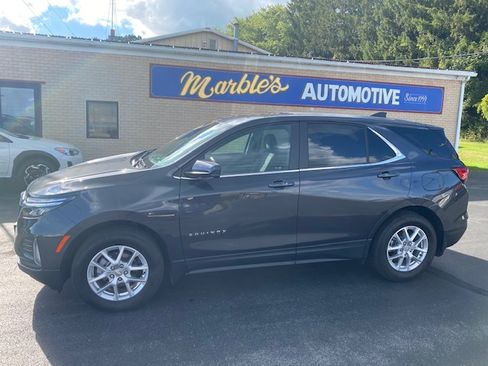 Used 2023 Chevrolet Equinox LT image 2