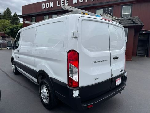 Used 2022 Ford Transit 150 130 Low Roof AWD image 2