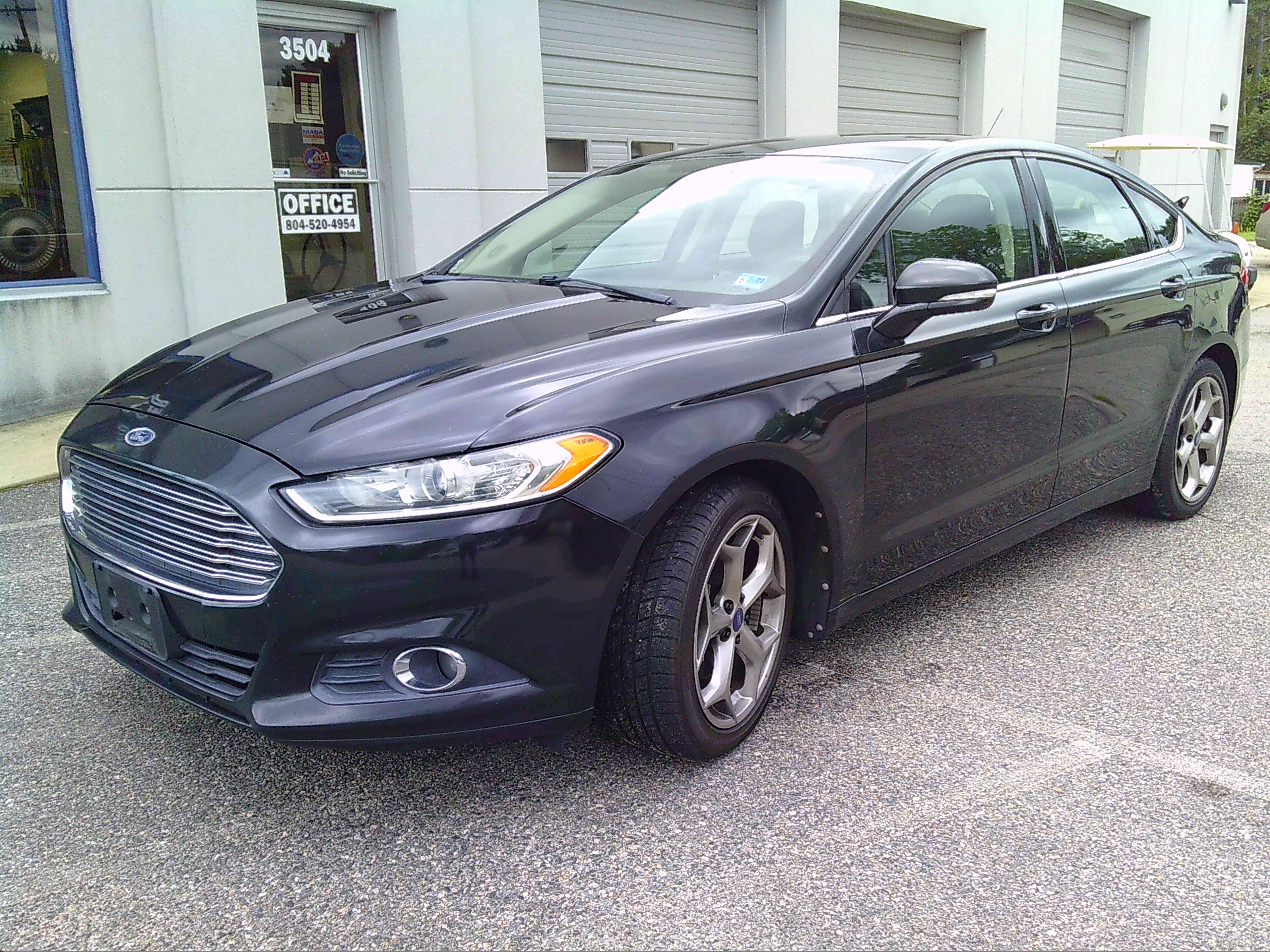 Used 2013 Ford Fusion SE FWD image 1