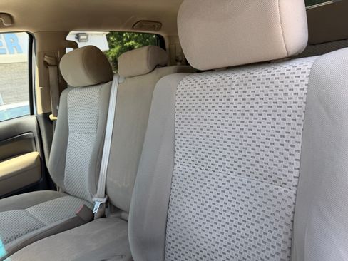 Used 2011 Toyota Tundra 4x4 CrewMax image 12