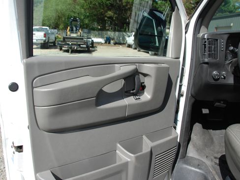 Used 2013 Chevrolet Express 1500 UNAVAIL RWD image 20