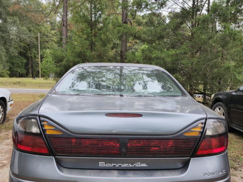 Used 2004 Pontiac Bonneville SE image 5