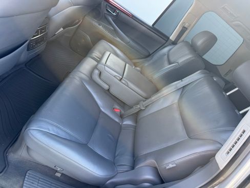 Used 2009 Lexus LX 570 image 19