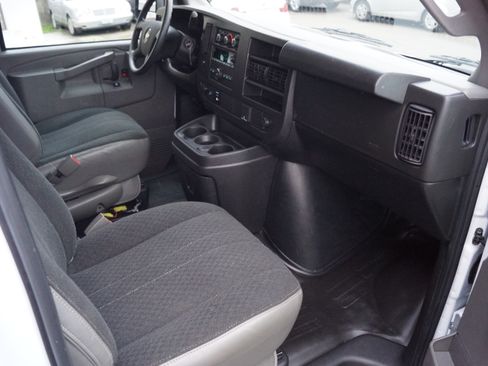 Used 2023 Chevrolet Express 2500 image 15