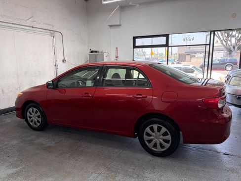 Used 2011 Toyota Corolla LE FWD image 4